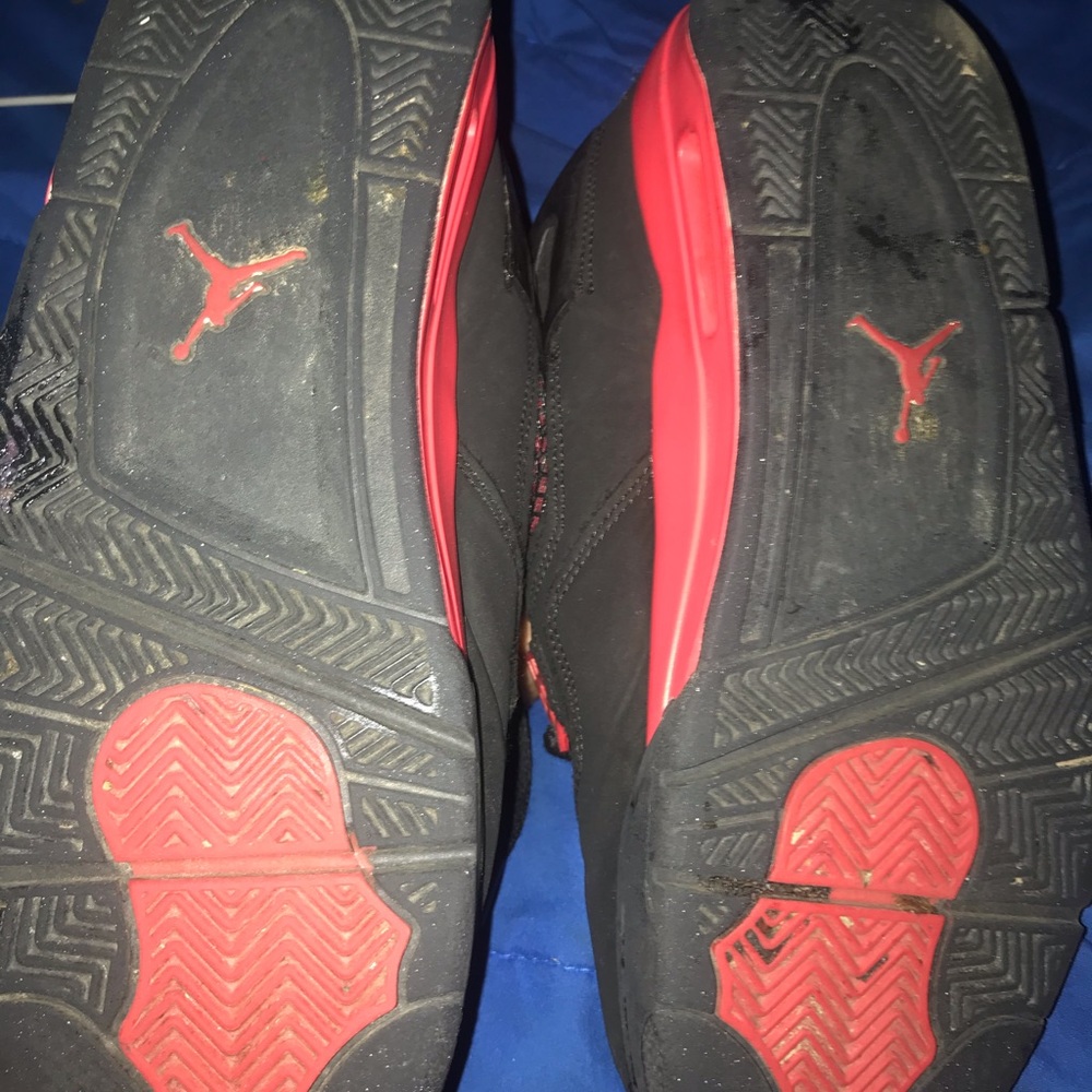 Jordan 4s Thunder